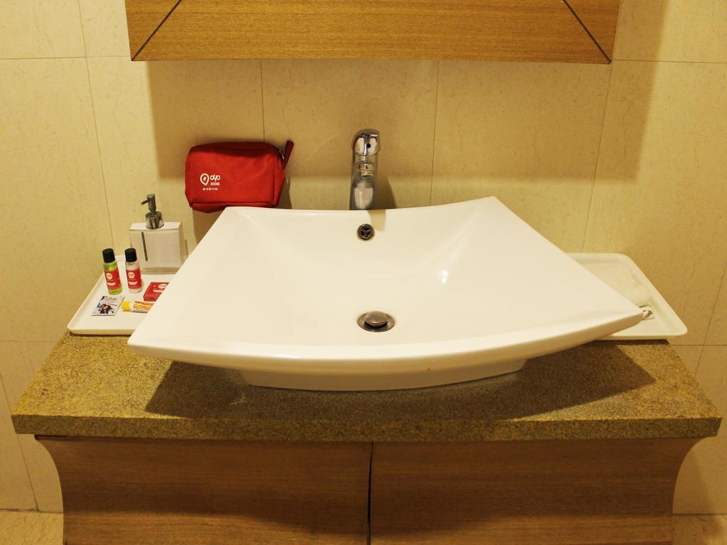 Oyo Premium Kaushambi Otel Indirapuram Dış mekan fotoğraf