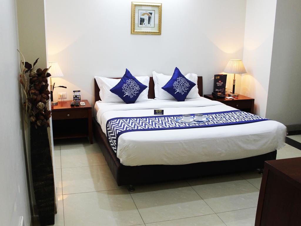 Oyo Premium Kaushambi Otel Indirapuram Oda fotoğraf
